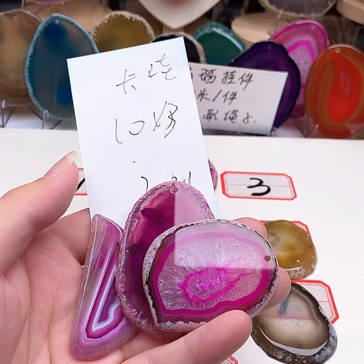 卡***⊙合金颈饰玛瑙/玉髓