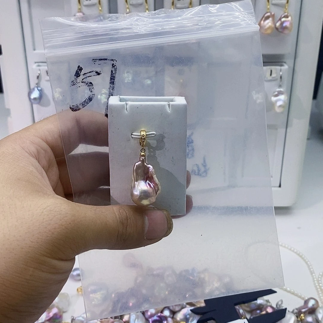 淡水珍珠合金颈饰