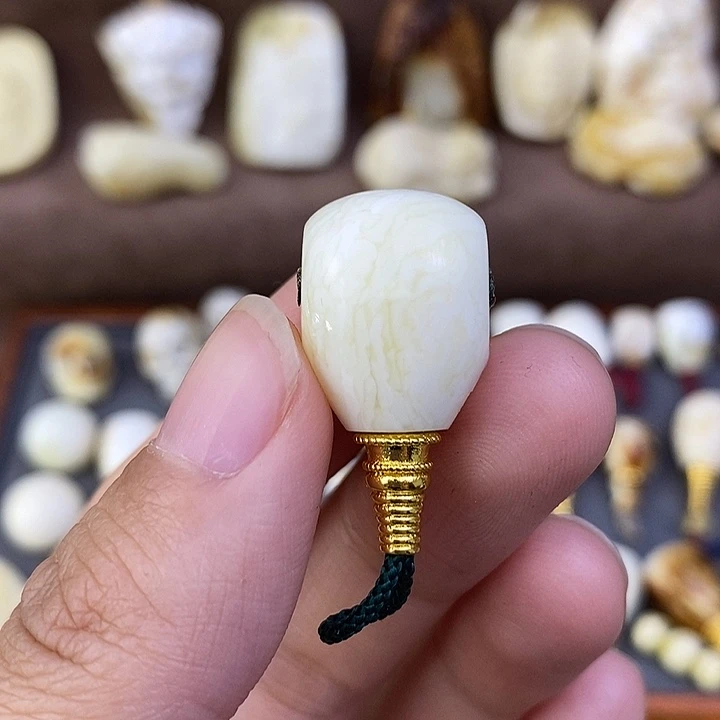 琥珀裸石未镶嵌14三通y79