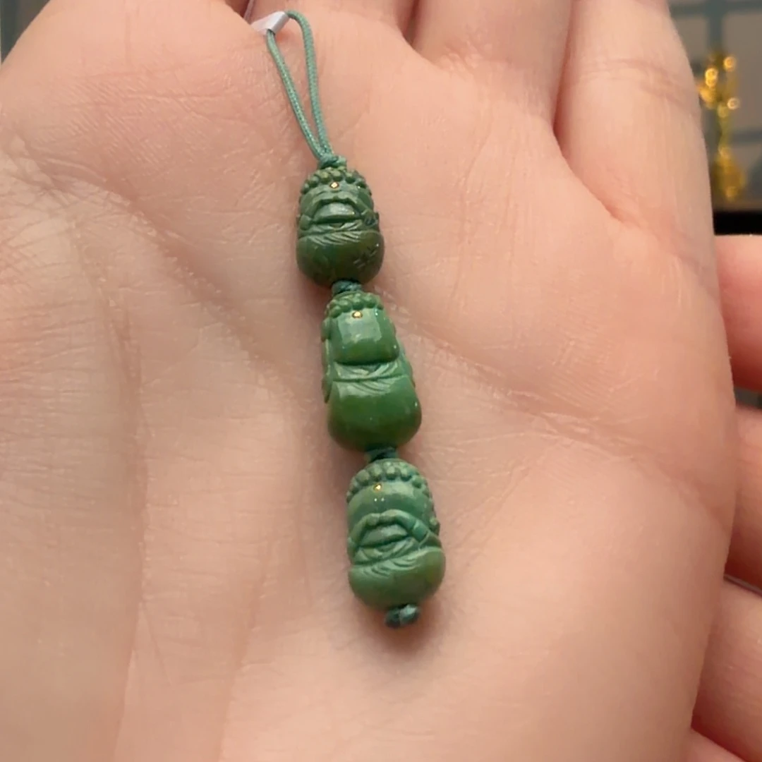 图***。绿松石未镶嵌颈饰