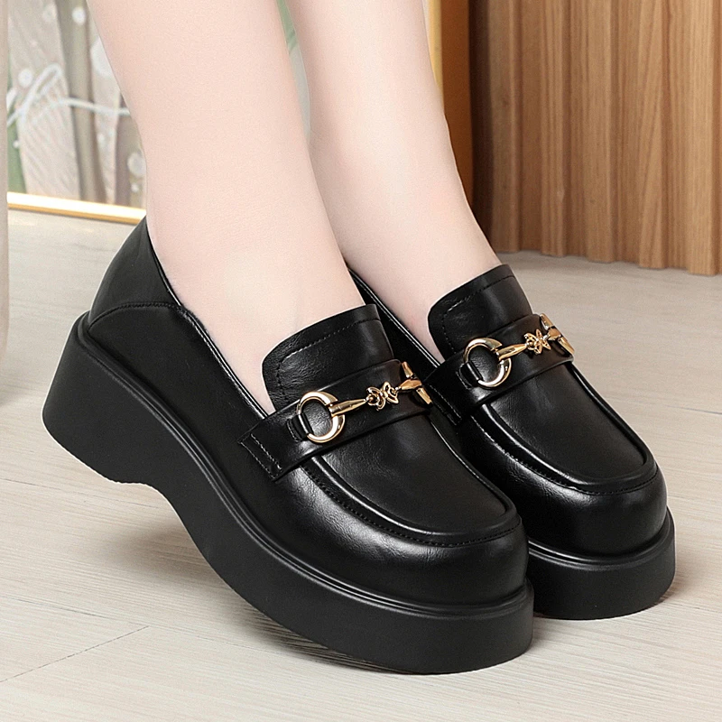 上班族乐福鞋春秋新款软皮软底中年女士皮鞋粗跟厚底英伦风小皮鞋