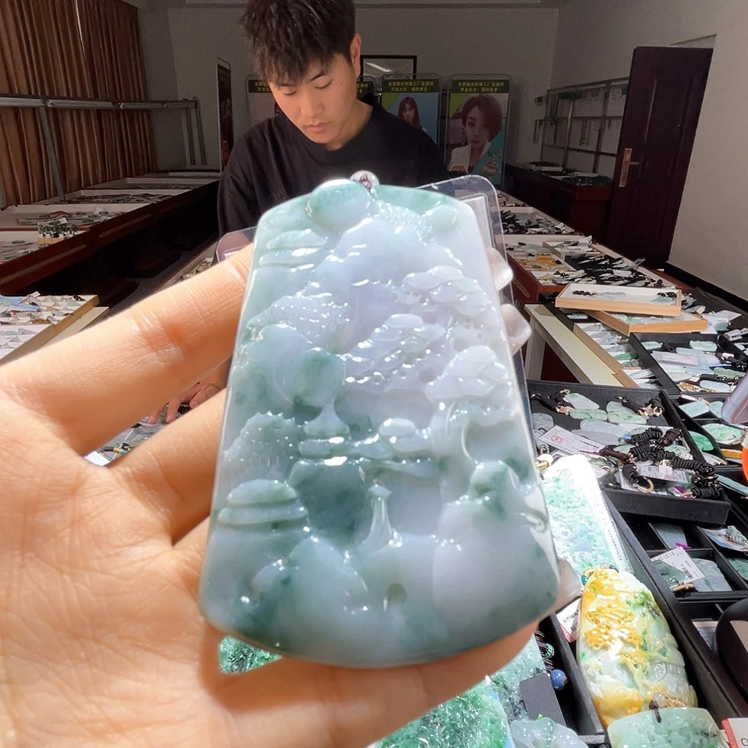 翡翠未镶嵌颈饰一
