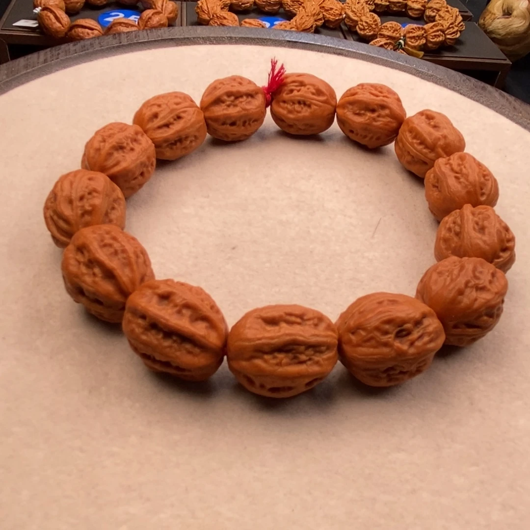 文玩核桃手串八棱