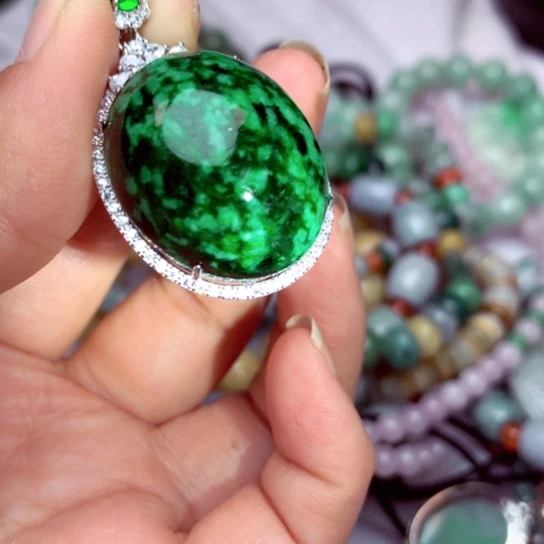 翡翠吊坠(不含链)未镶嵌