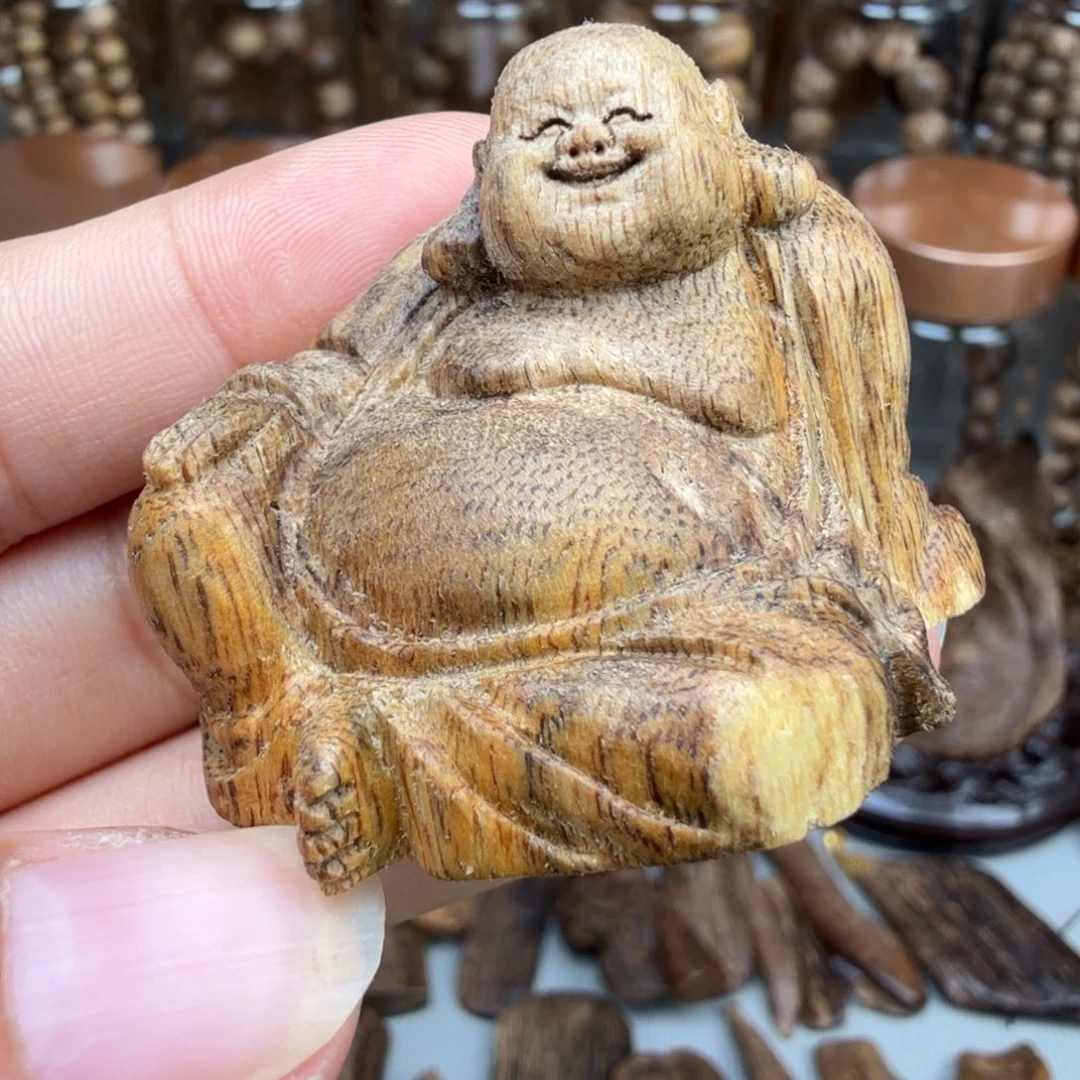 沉香碎屑沉香柬埔寨菩萨弥勒佛 8.8 克