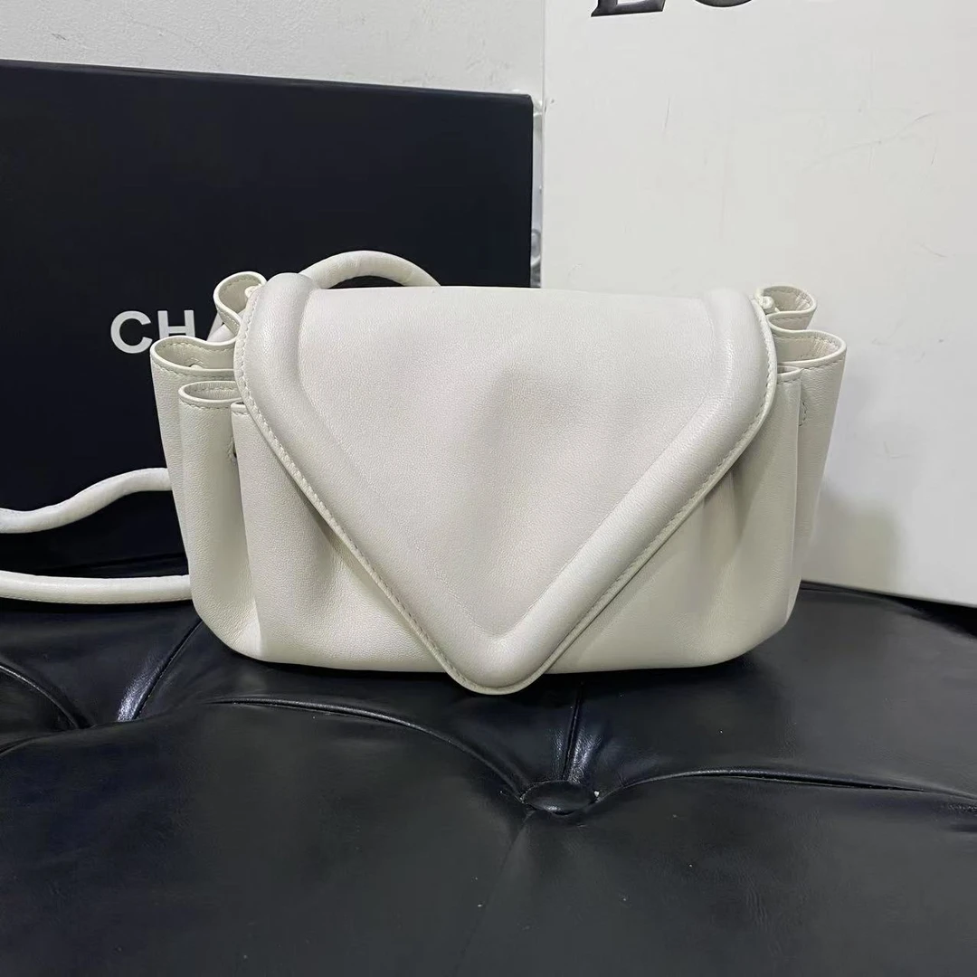 BOTTEGA VENETA/葆蝶家 单肩包 单肩包 sh6007/2505