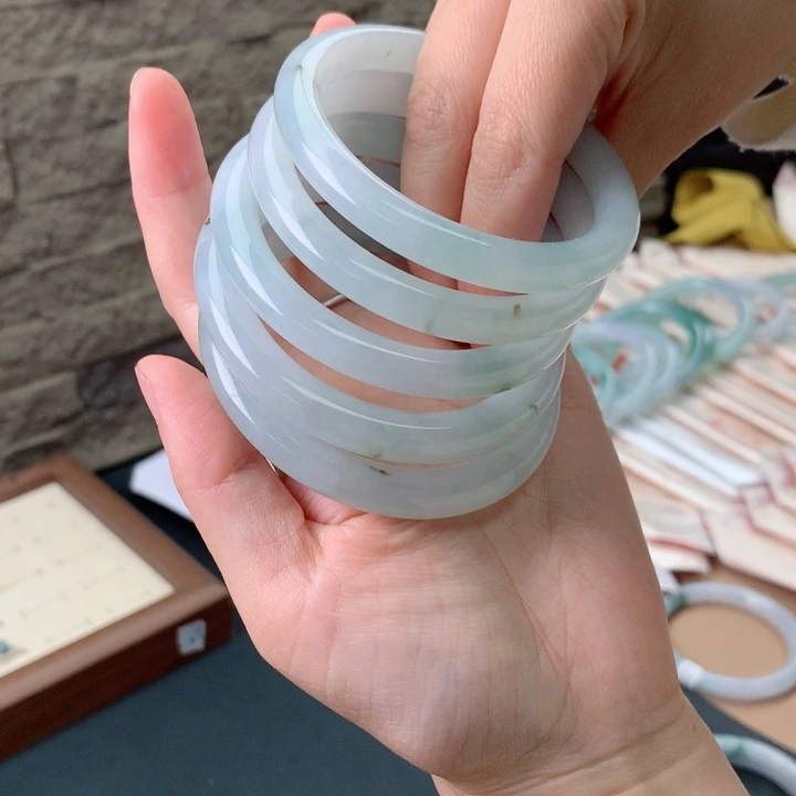 未镶嵌手镯翡翠多样性发1