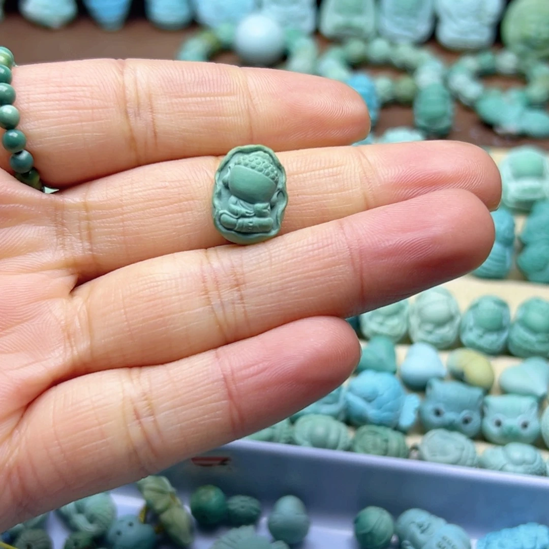 未镶嵌绿松石颈饰