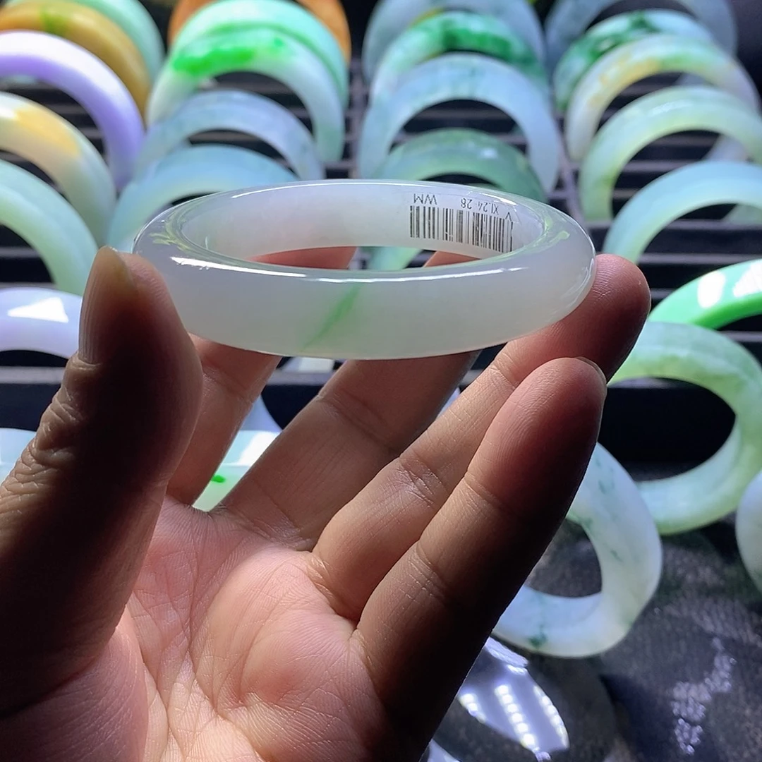 大***子定制翡翠未镶嵌天然缅甸翡翠手镯定制