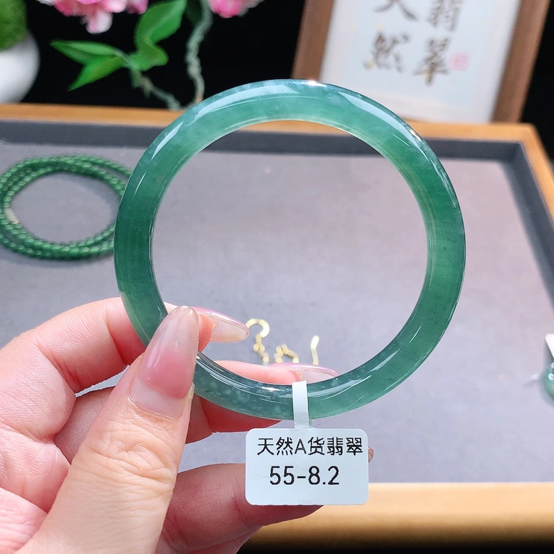 未镶嵌手镯（圆镯）翡翠