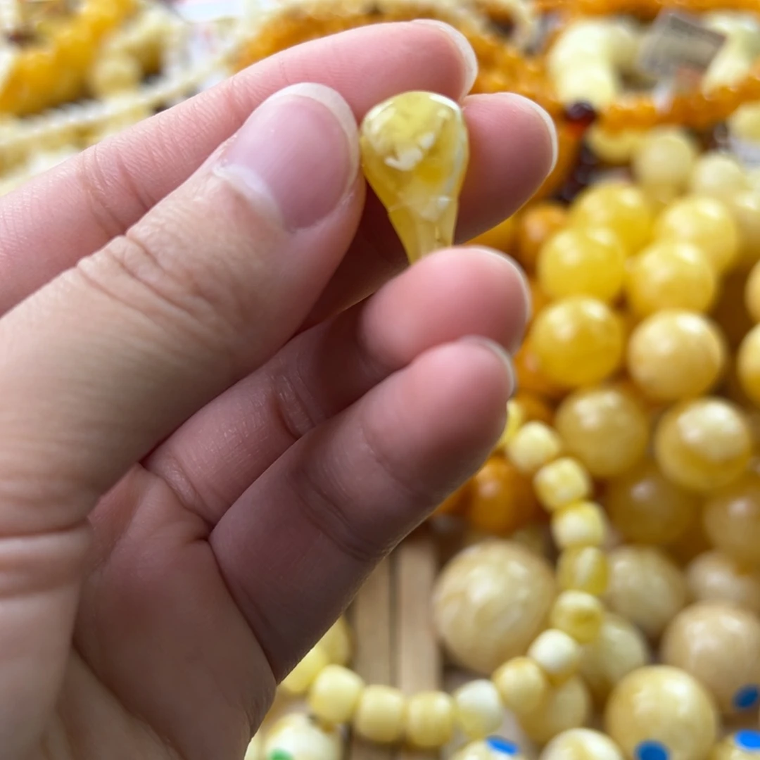琥珀珠宝奇石未镶嵌
