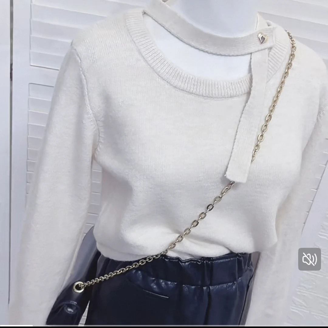 爱心围脖设计柔软挂脖针织衫女长袖上衣纯色百搭简约纽扣7078时尚