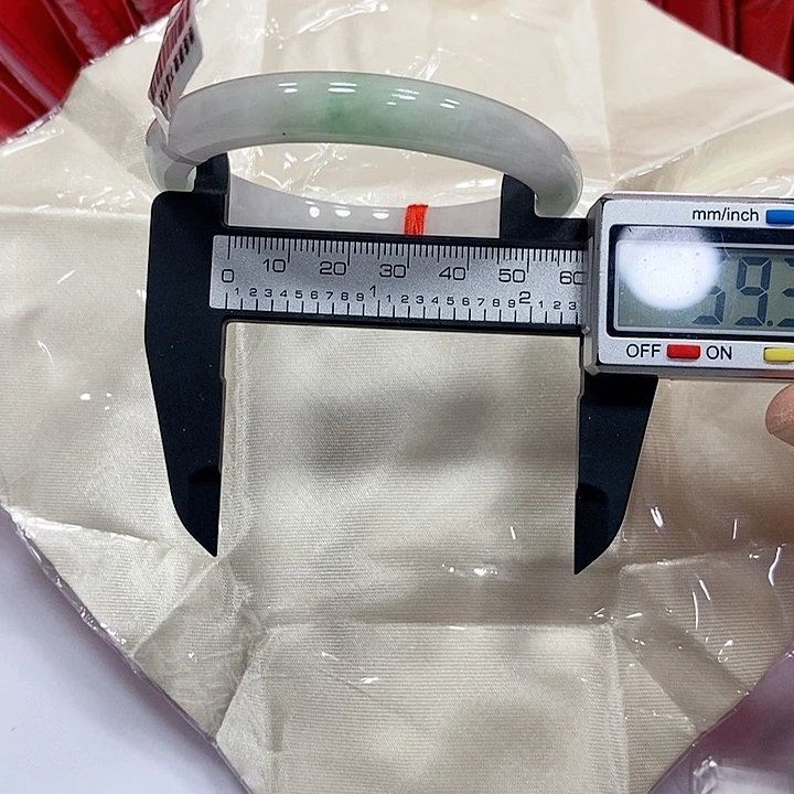 翡翠手镯未镶嵌202