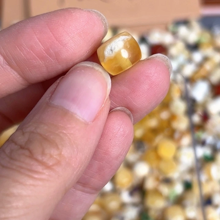 未镶嵌蜜蜡裸石10mm一个