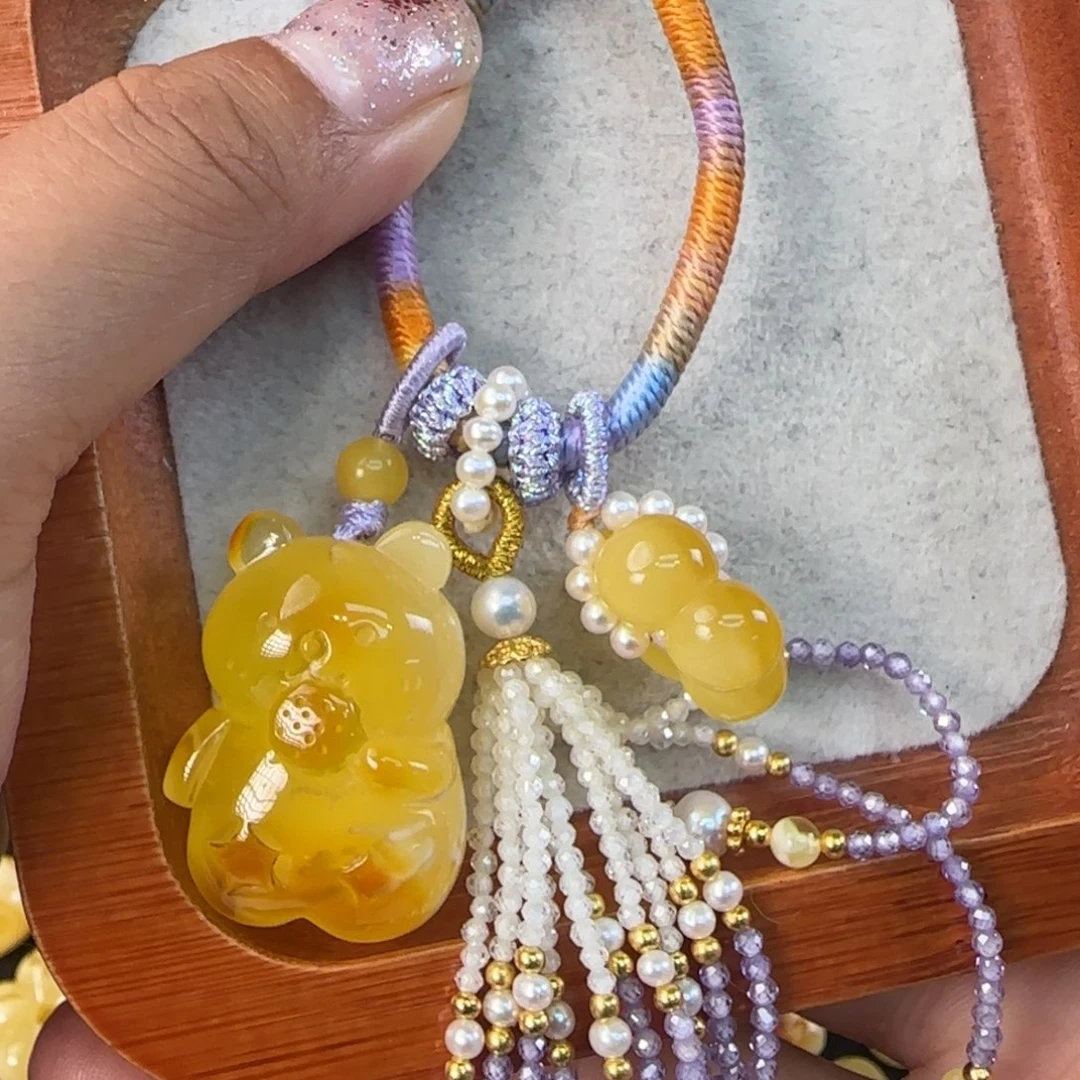 未镶嵌颈饰琥珀蜜蜡