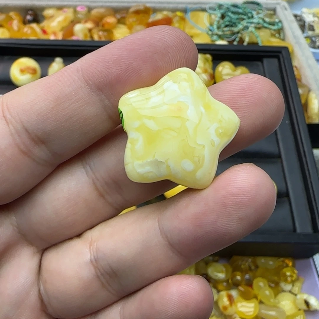 琥珀未镶嵌裸石5.23克