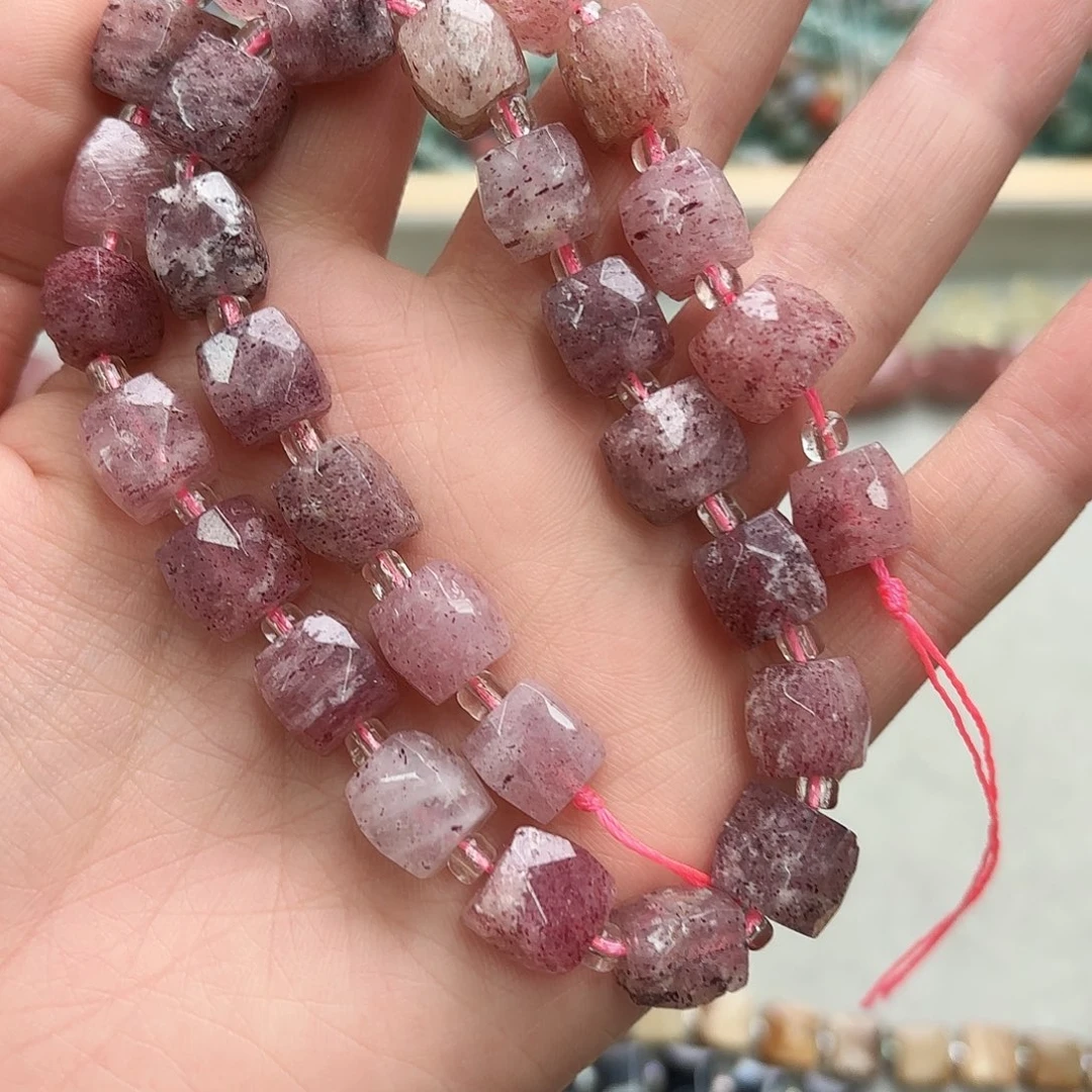 *****玛瑙/玉髓未镶嵌珠宝半成品卡十老草莓方片一条