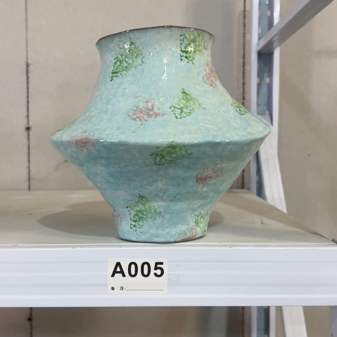 红陶口10高19有孔