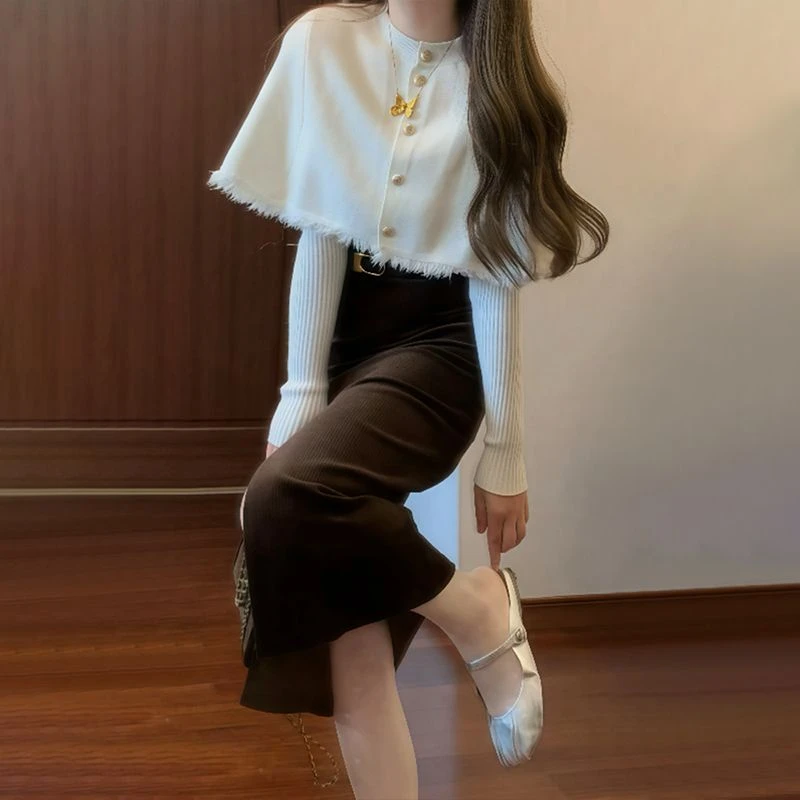 今年流行漂亮套装裙女秋冬新款小香风斗篷毛衣针织衫半身裙两件套