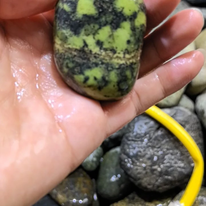 花***言有机玻璃藏玉药王石原石一个