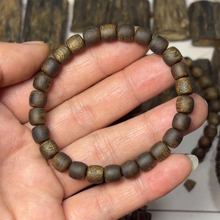 沉香手串十****。乌身圆叶 鼓珠7mm 5.1克