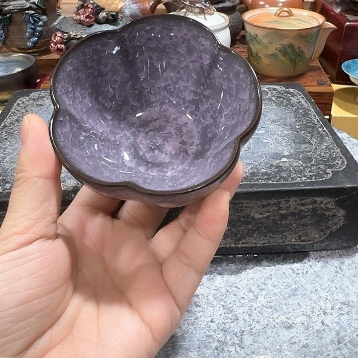 主人杯一个,瓷。。品茗