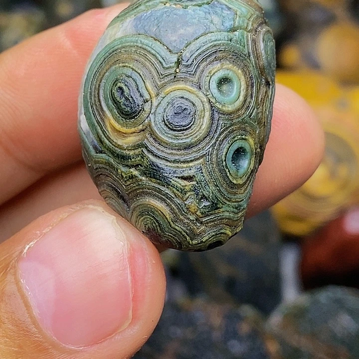 新****拍石头山的历史文化