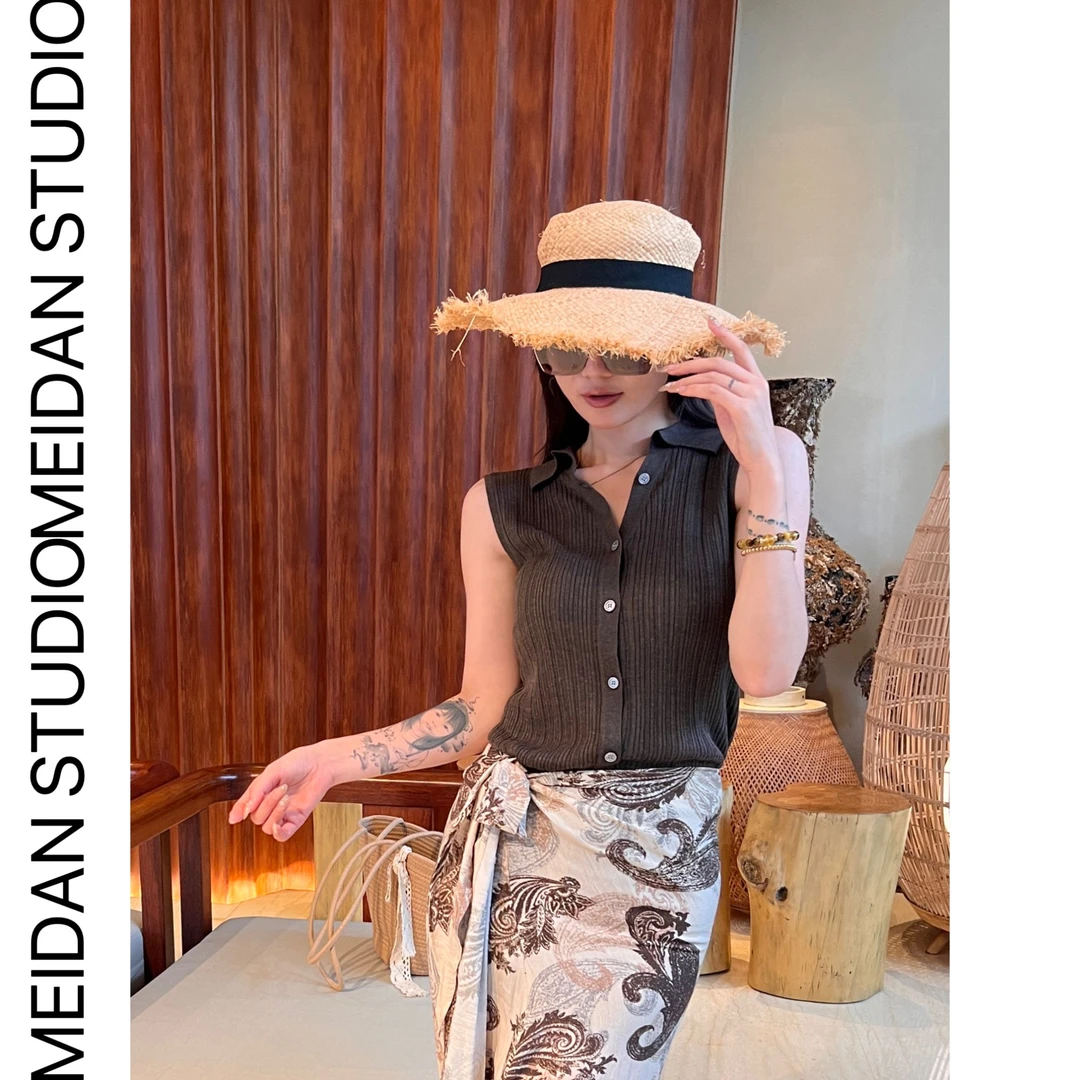 【时光假日】2025夏季薄款时尚气质显瘦冰丝针织设计感百搭上衣