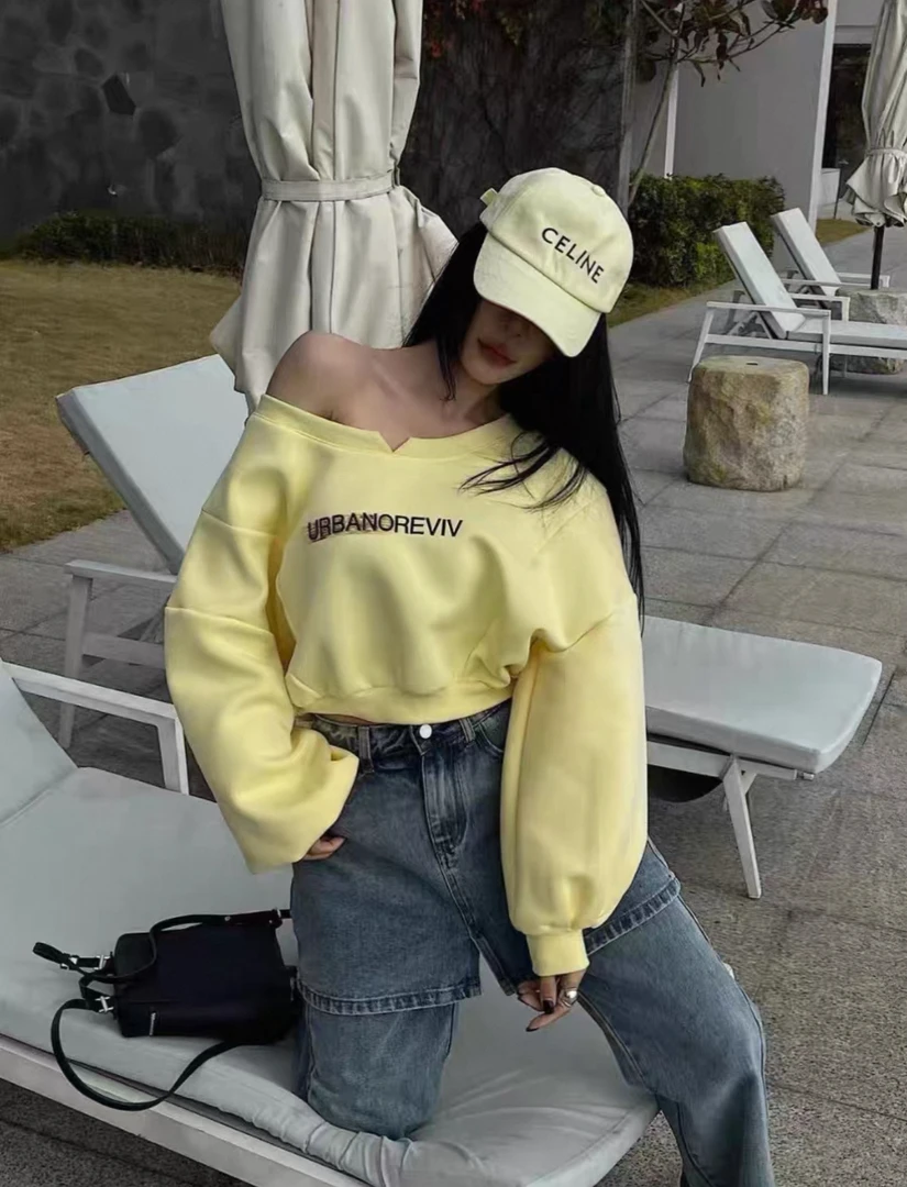 一字肩字母长袖卫衣女短款宽松辣妹韩气质上衣2025春季新款