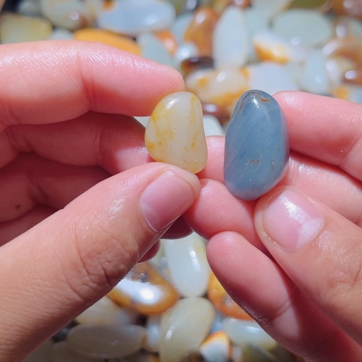 颈饰未镶嵌和田玉（糖玉）2个