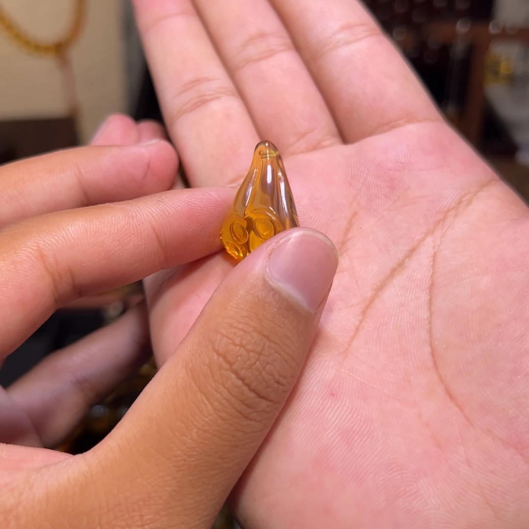 琥珀未镶嵌颈饰莲蓬