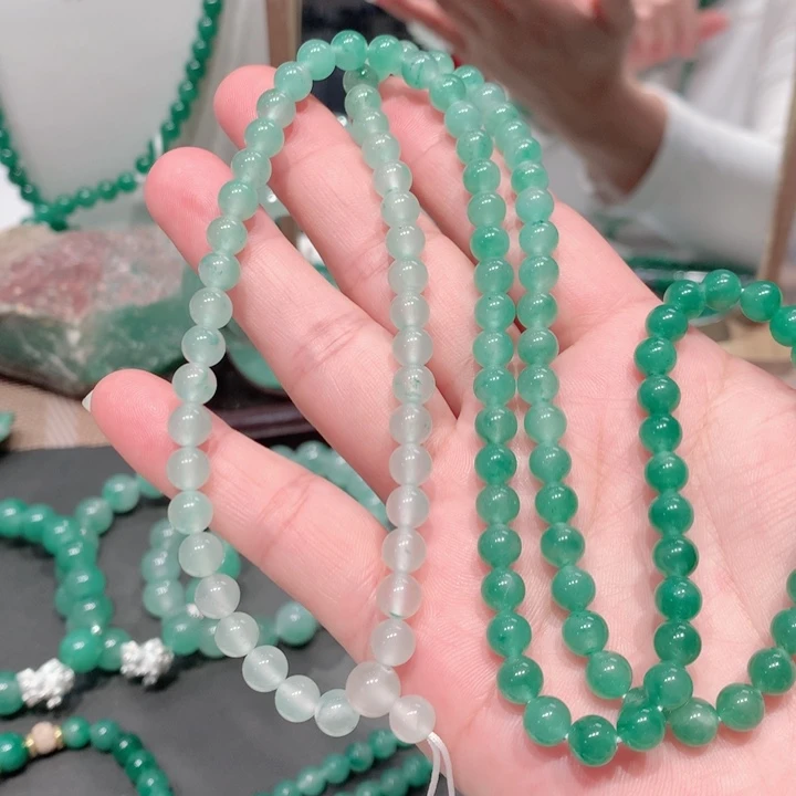 石英质玉（非洲翠）合金颈饰