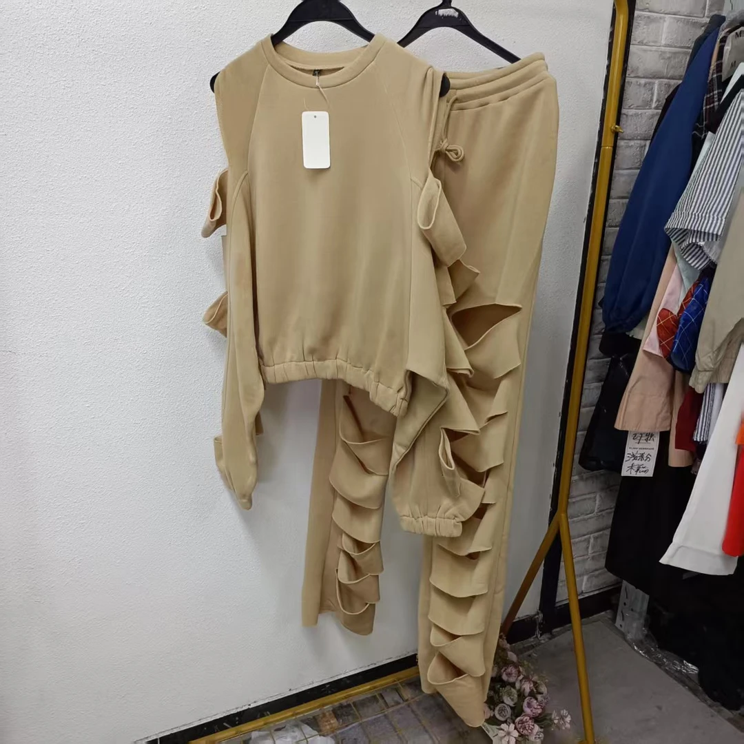 唯琳剪标   4仓T5-12-5877款   破洞卡其色休闲套装