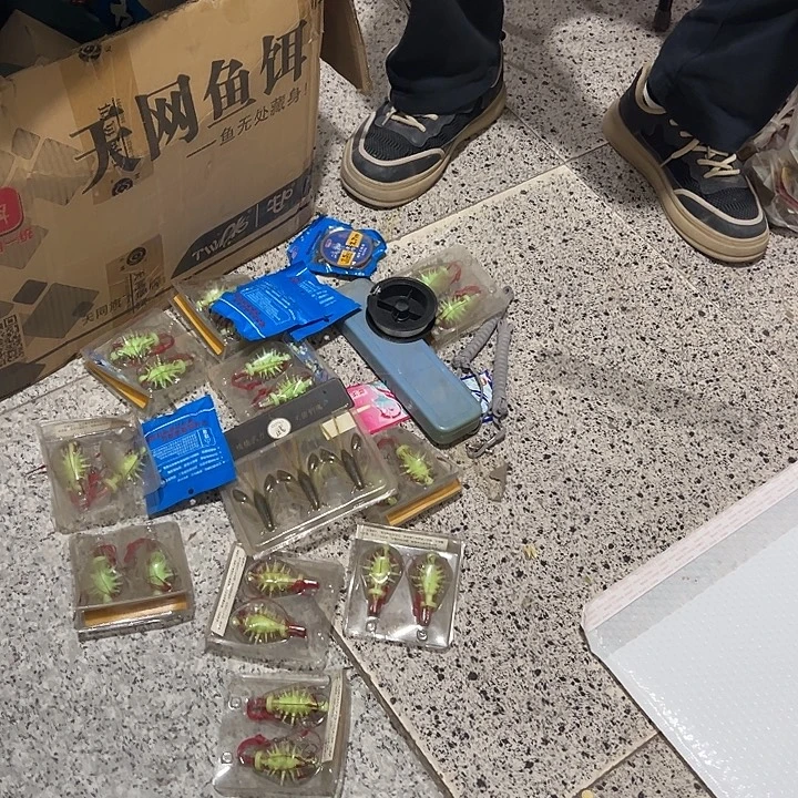 11号兜名盒不退不换