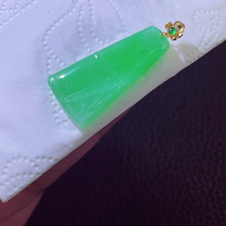 颈饰18K金镶嵌翡翠翡翠