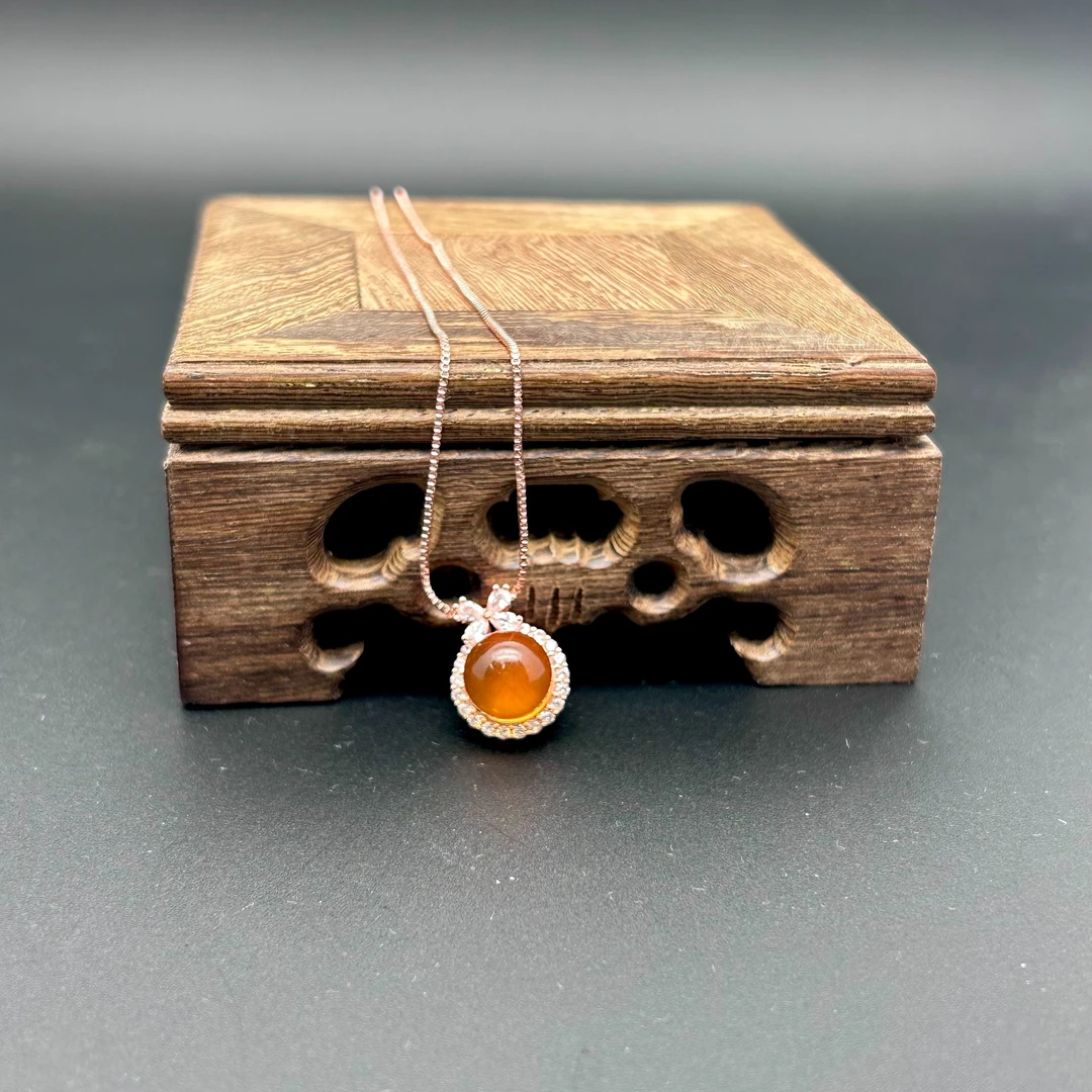 【新东方专属】俏若兰 琥珀吊坠 多样性发货 ZJ-XP1612