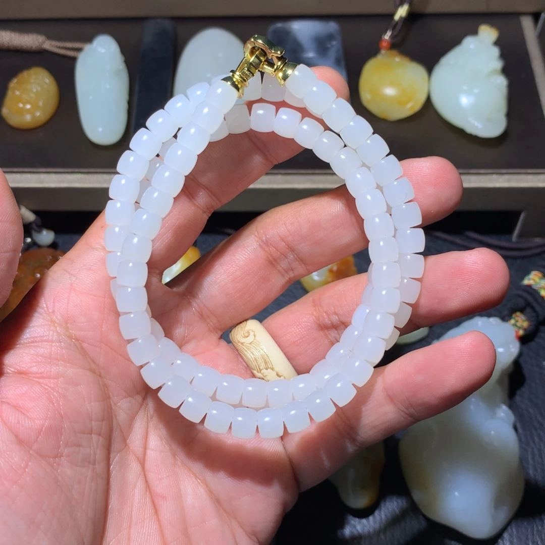 大***山和田玉未镶嵌挂件