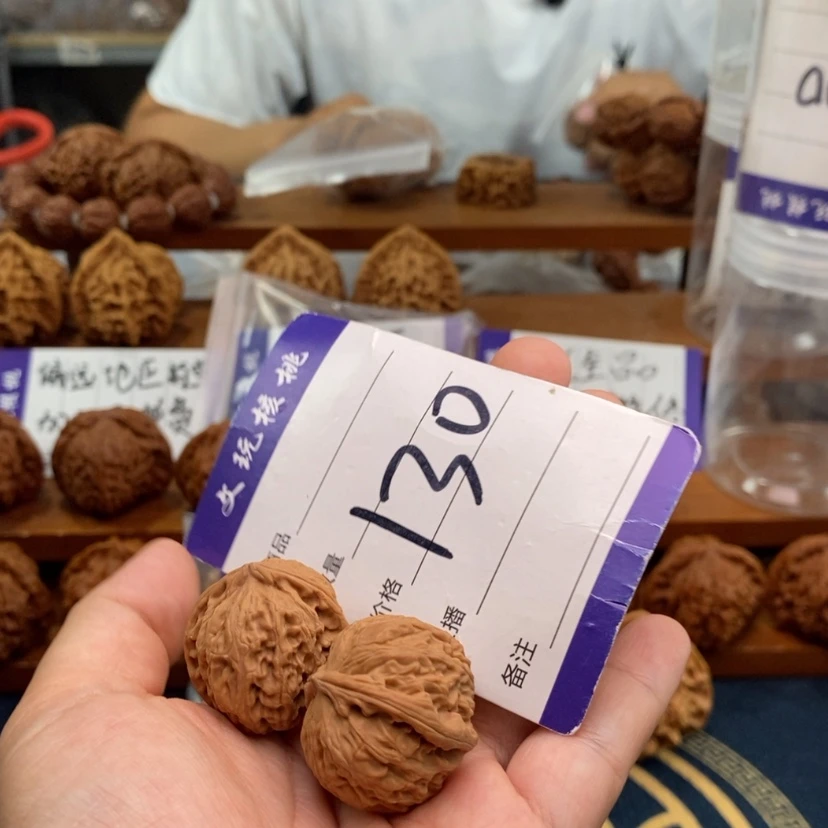 【闪购商品】文玩核桃把件26白狮子