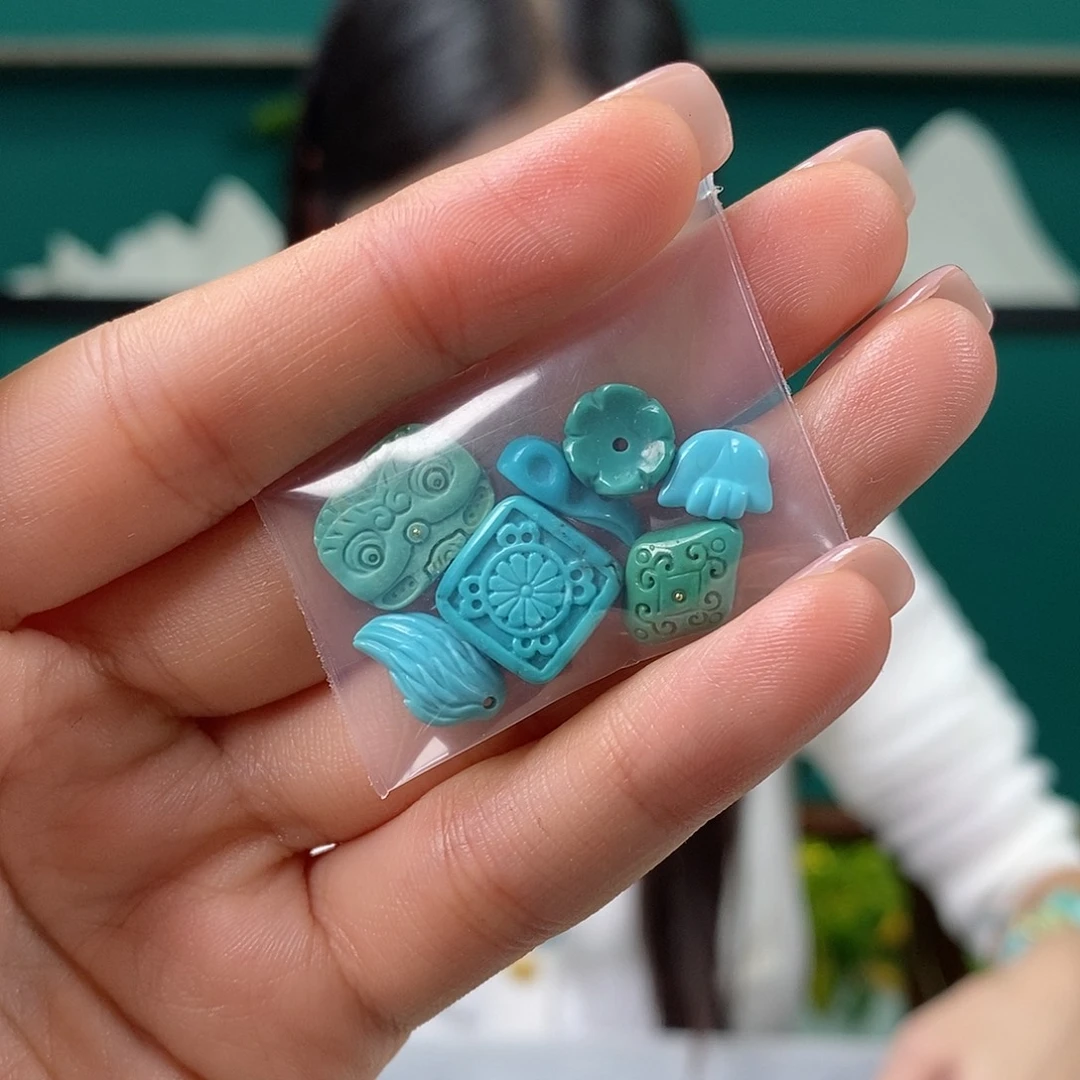 绿松石未镶嵌珠宝奇石