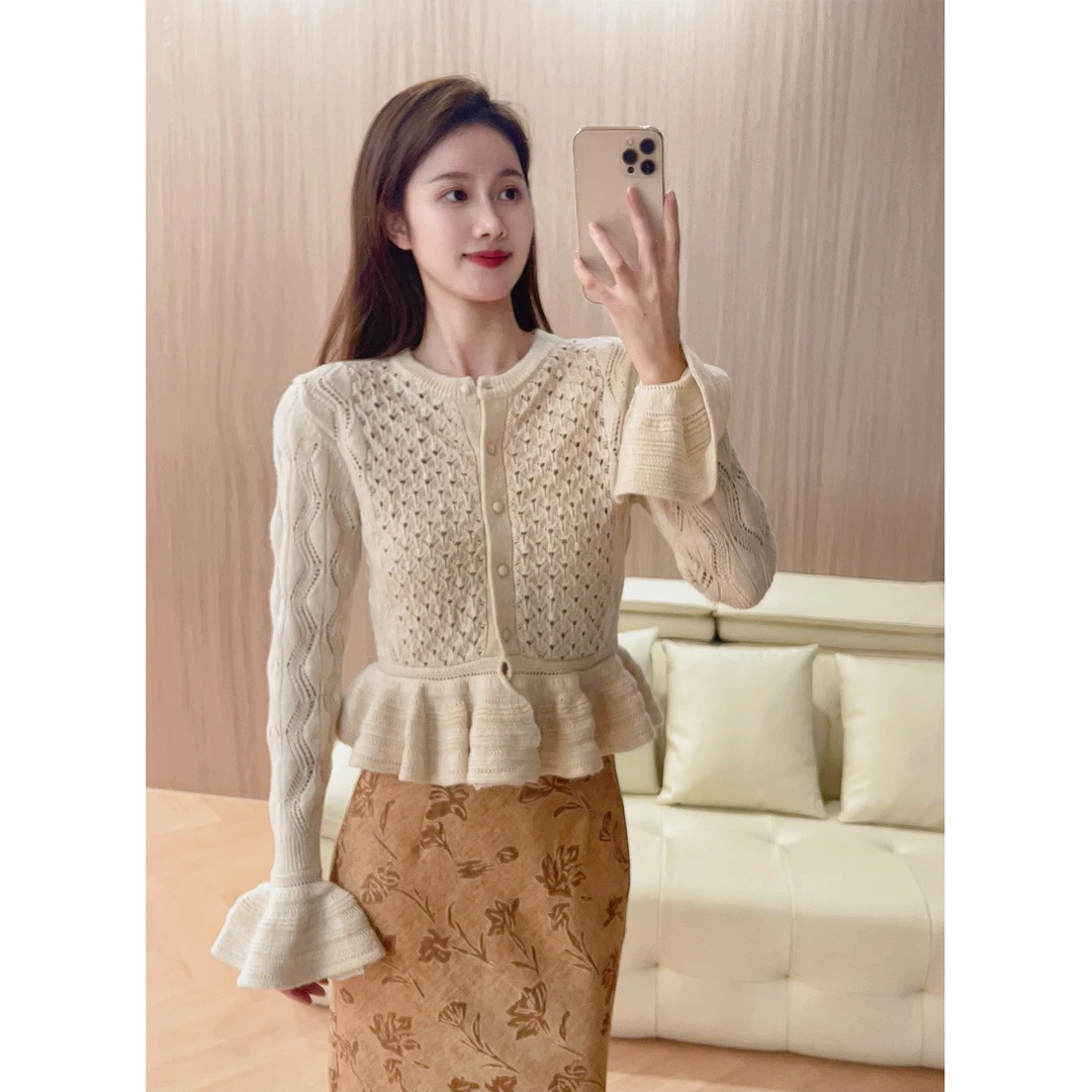ZLeays林小允-巴黎情书-杏米色毛衣套装XMXY063+半裙XMXY088