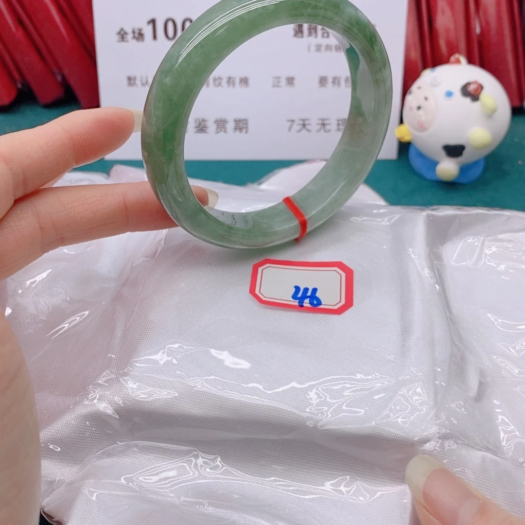 翡翠手镯未镶嵌翰*.46666666