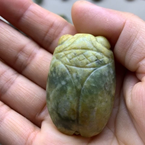 【闪购商品】未镶嵌岫岩河磨玉（透闪石质玉）把件