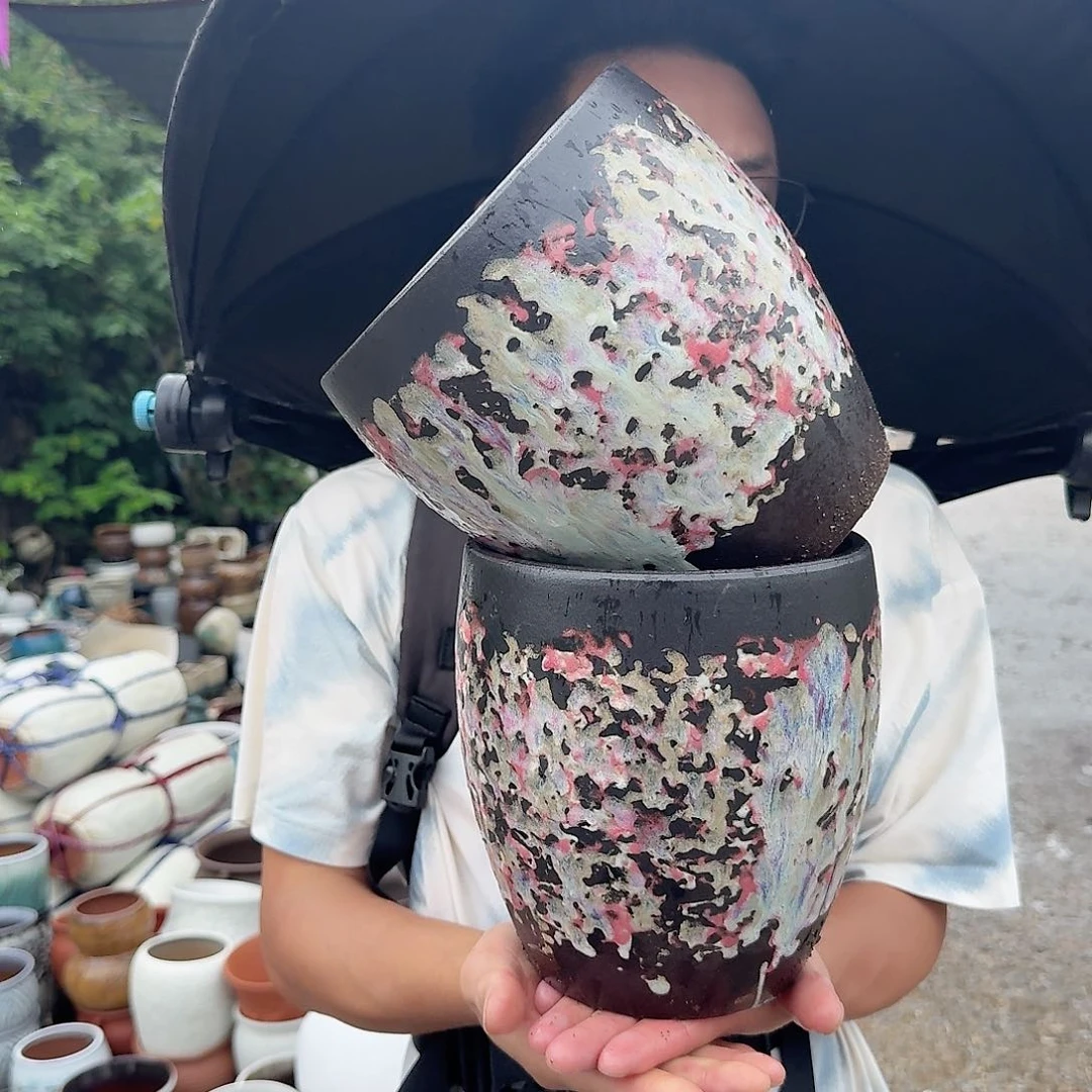 紫砂花盆口18高20（两个蛋壳红色
