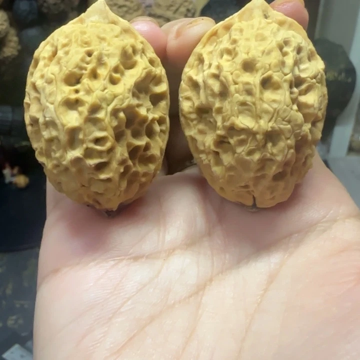 文玩核桃吊坠绣花鞋38