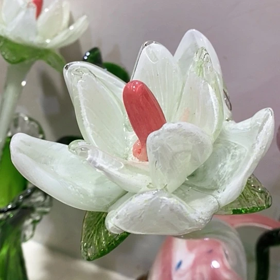 琉璃花瓶高45厘米宽9厘米