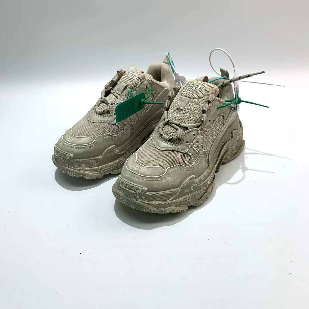 未使用 Balenciaga/巴黎世家 40码 灰色triples 老爹鞋 bl0475