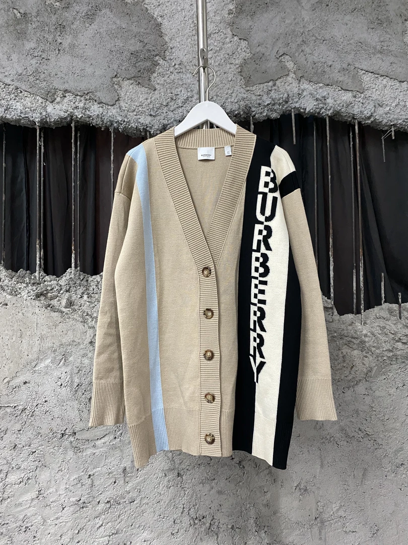 99新 BURBERRY/博柏利 羊毛开衫/xs码
