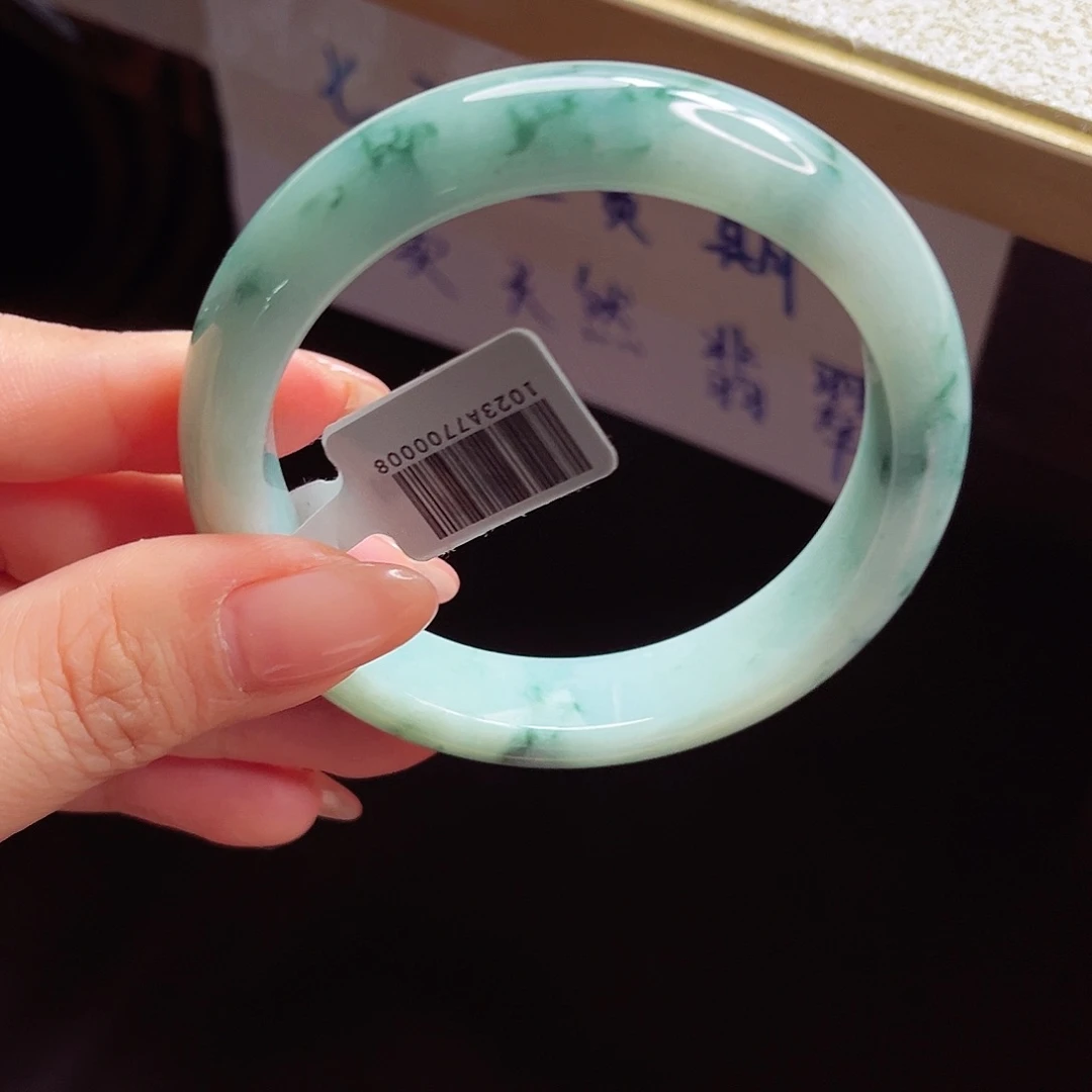 翡翠手镯未镶嵌手镯