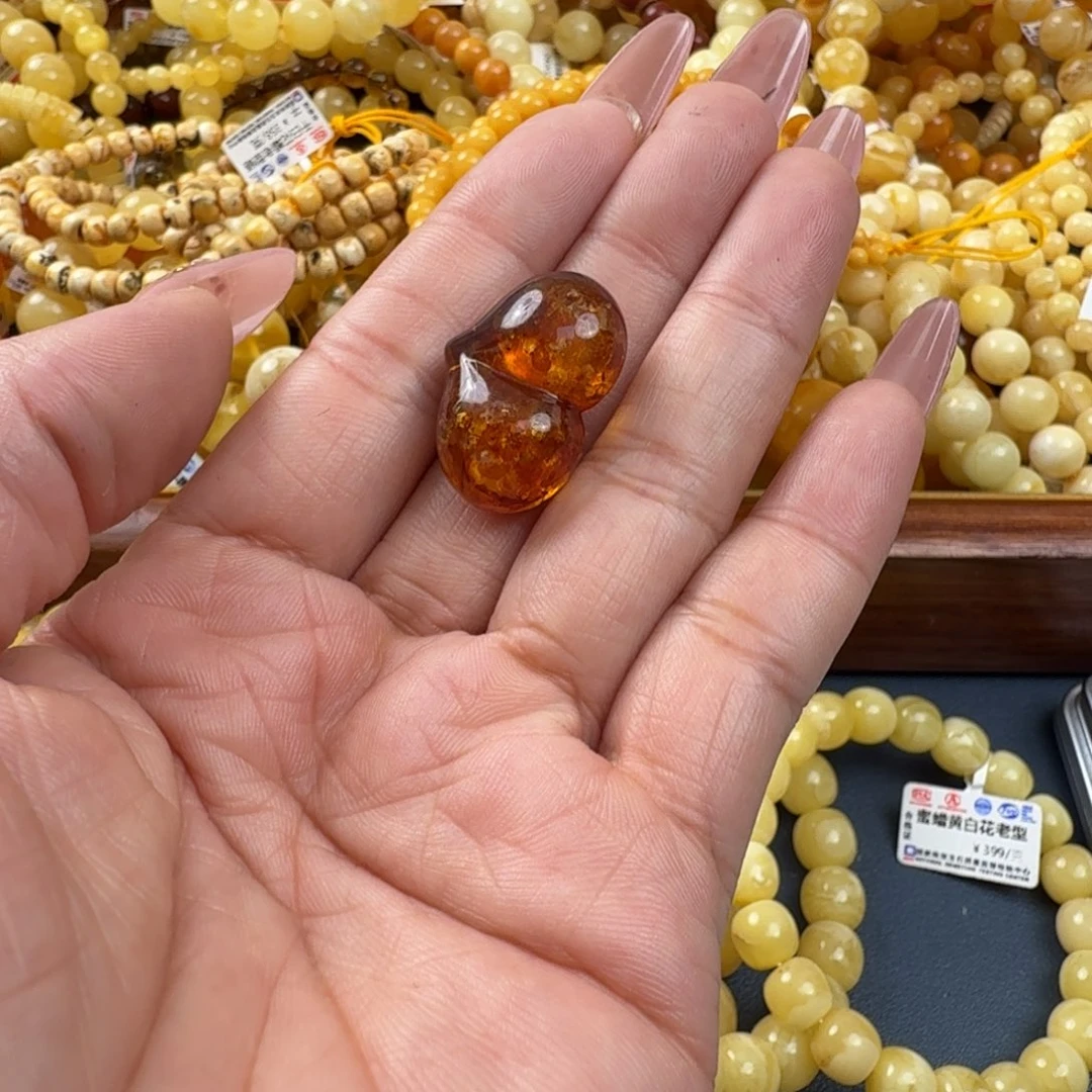 琥珀未镶嵌珠宝奇石