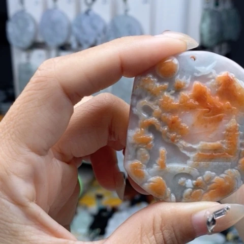 翡翠颈饰未镶嵌翡翠